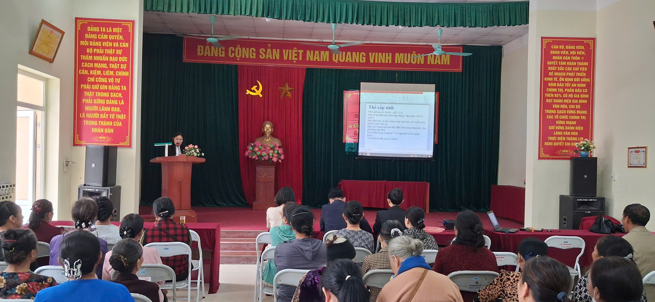 Tập huấn chuyển giao tiến bộ khoa học kỹ thuật mới cho nông dân