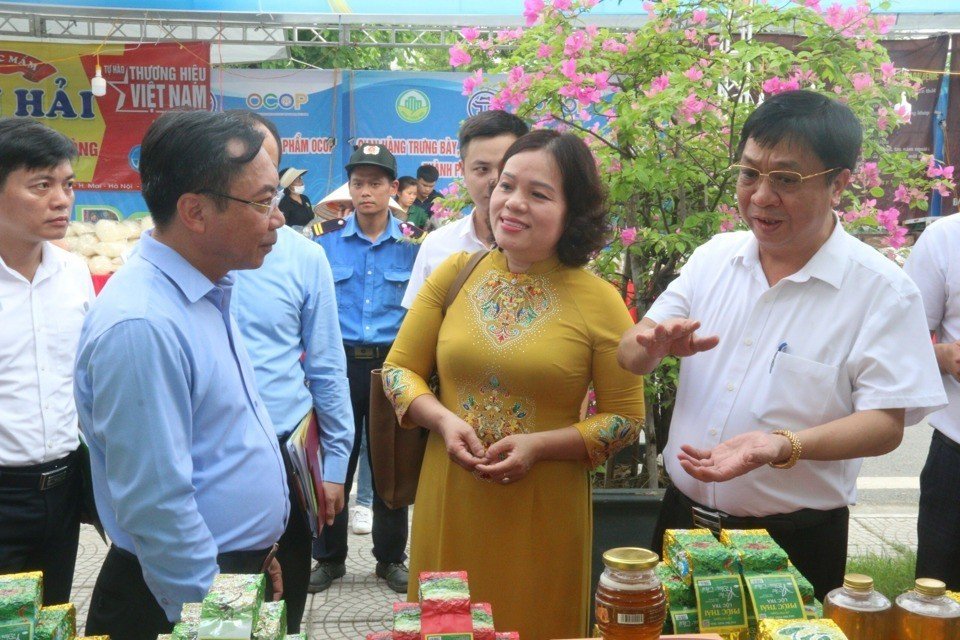Tuần hàng sản phẩm OCOP, làng nghề tại huyện Thạch Thất