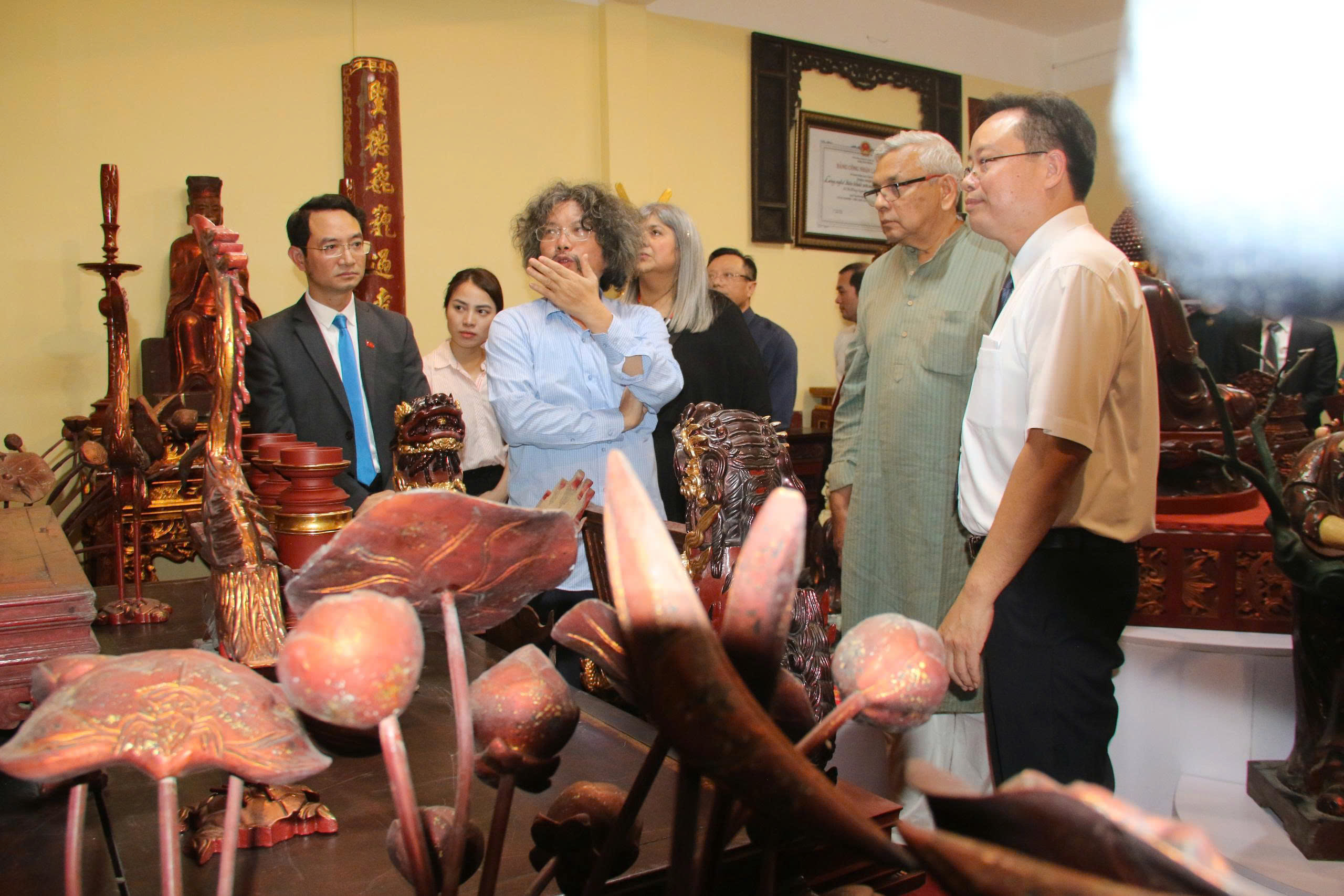 Hội đồng Thủ công thế giới tổ chức thẩm định hai làng nghề Sơn Đồng và Chuyên Mỹ