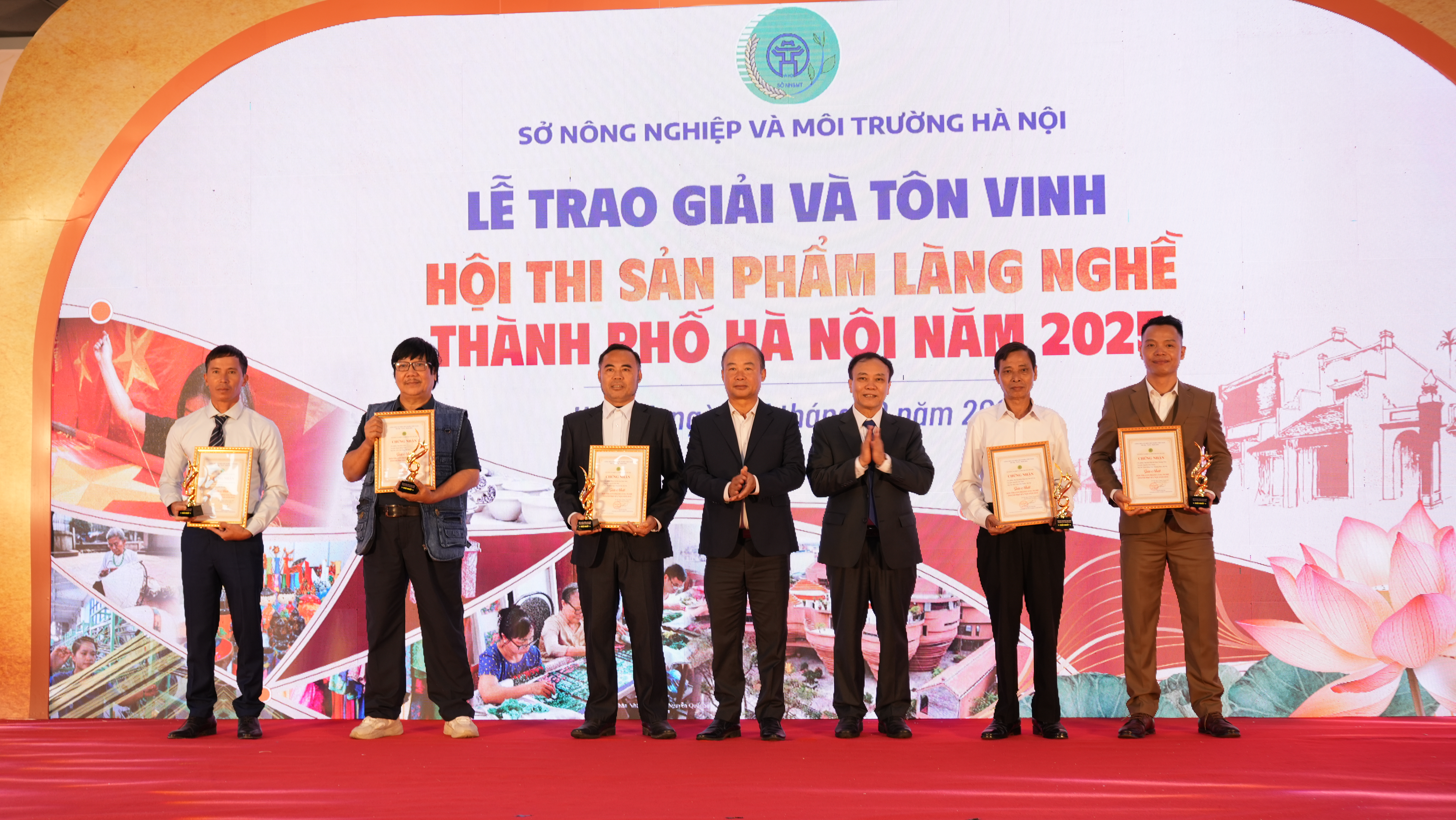 Trao giải Hội thi sản phẩm làng nghề thành phố Hà Nội năm 2025