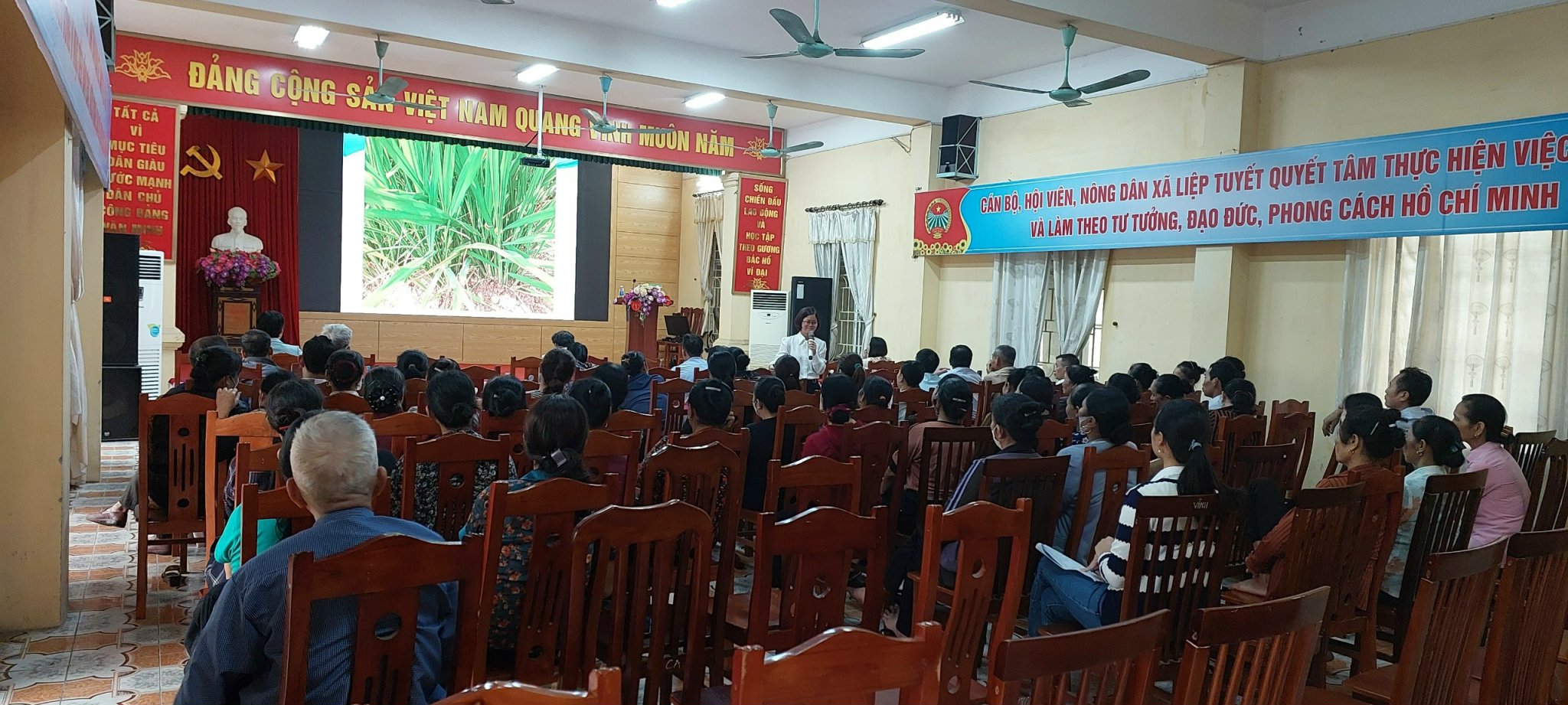Tập huấn chuyển giao tiến bộ khoa học kỹ thuật cho nông dân huyện Quốc Oai