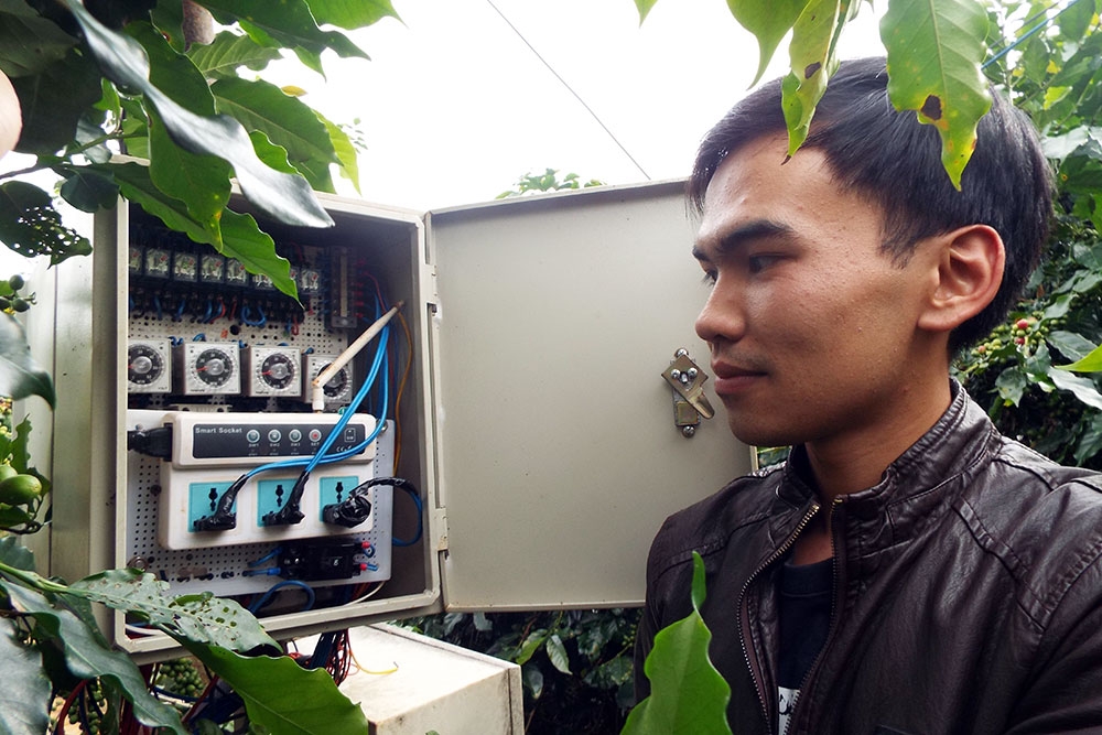 Lâm Đồng: Sáng tạo hệ thống tưới nước tự động qua tin nhắn điện thoại