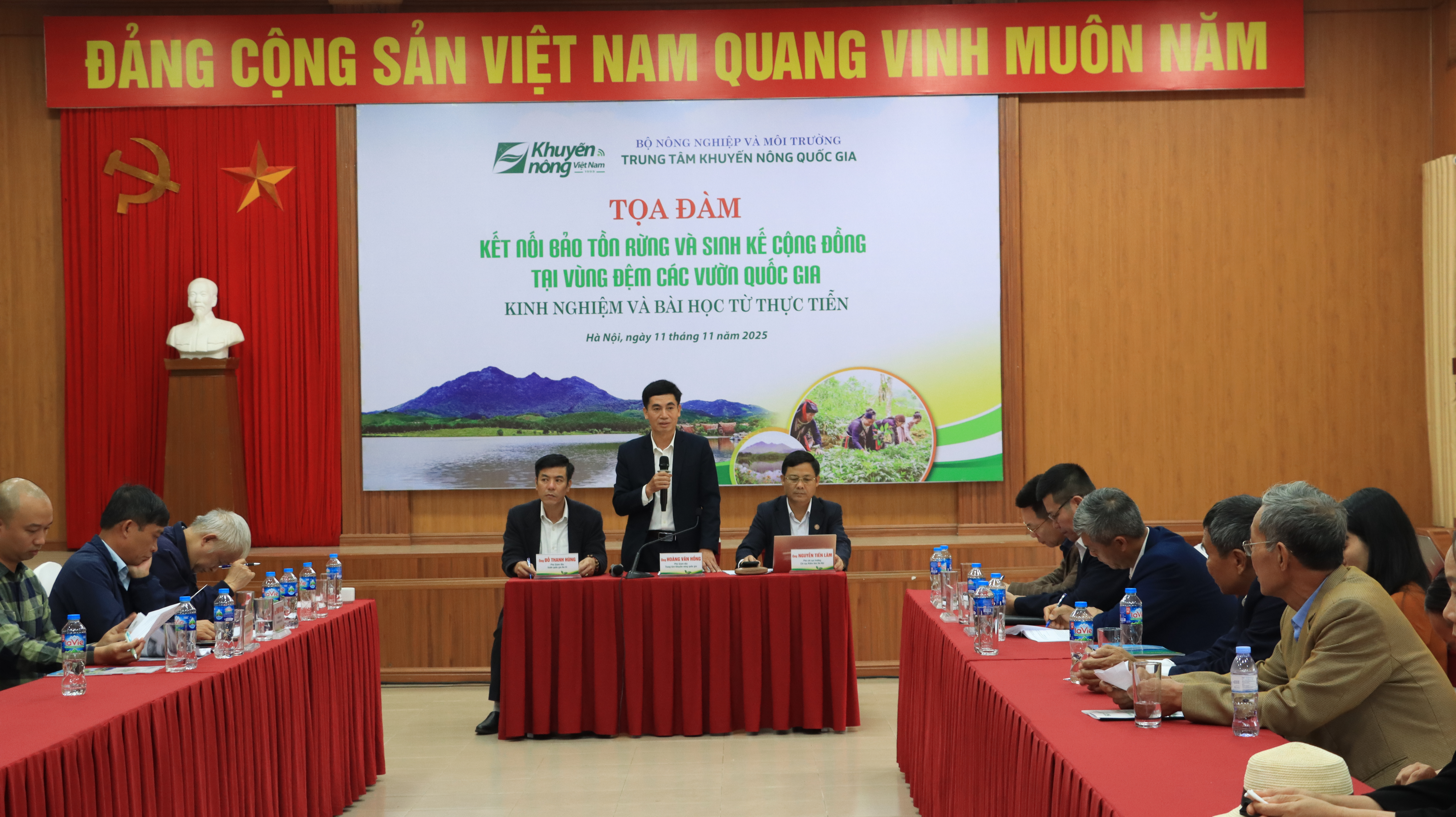 Bảo tồn rừng và sinh kế cộng đồng tại vùng đệm các vườn quốc gia