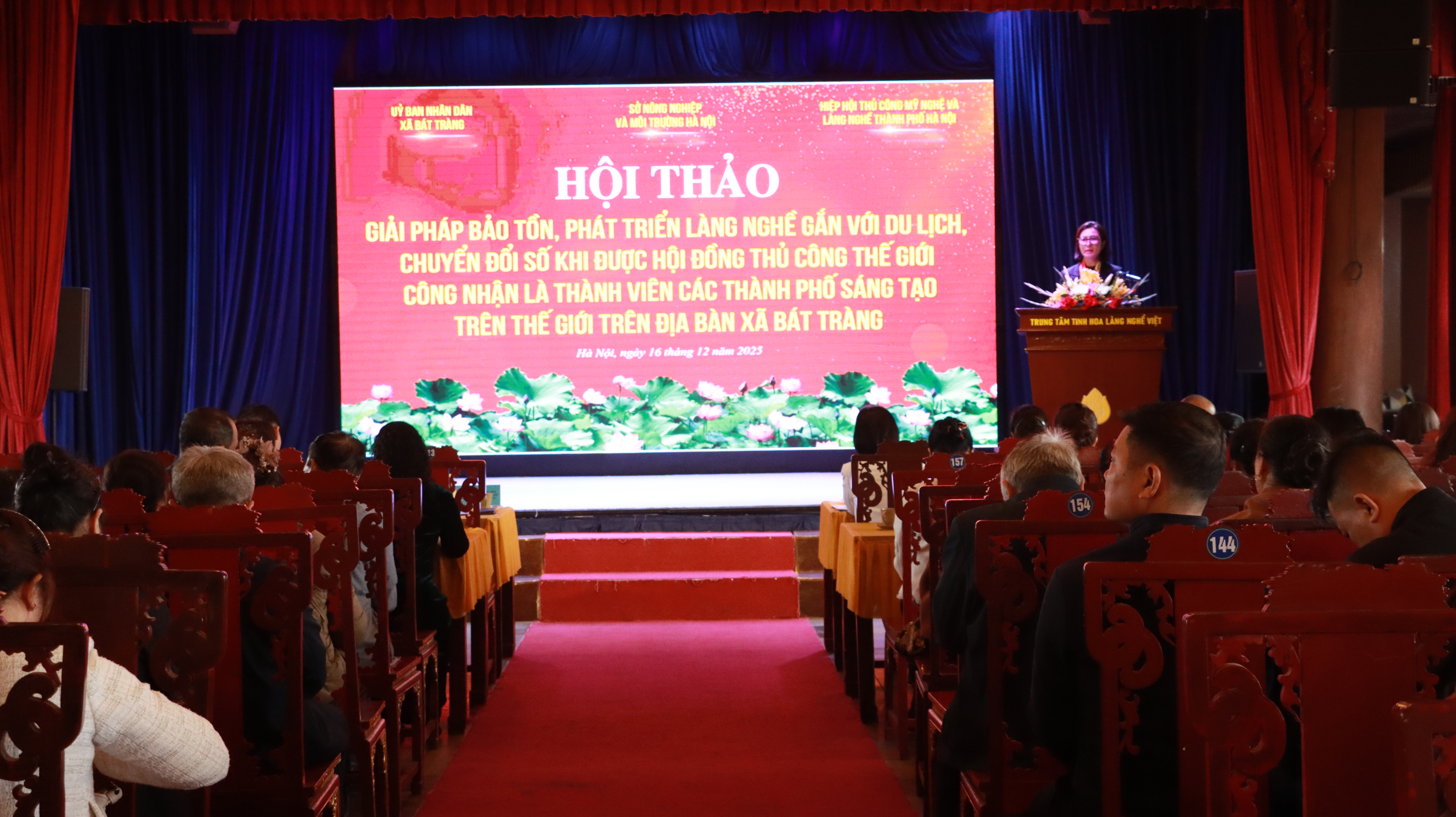 Bảo tồn, phát triển làng nghề Hà Nội gắn với du lịch và chuyển đổi số