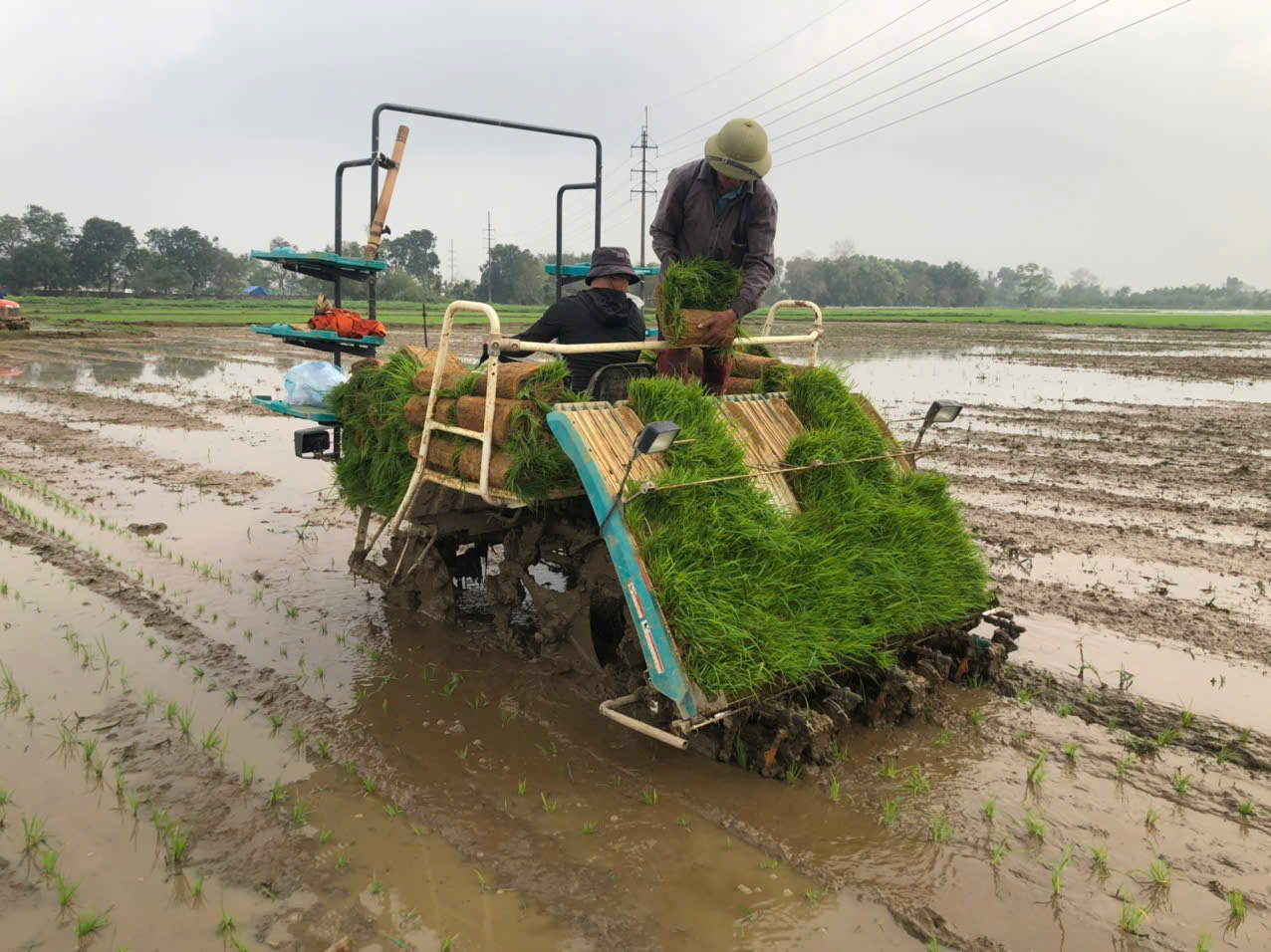 Xã Đoài Phương đẩy mạnh cơ giới hóa