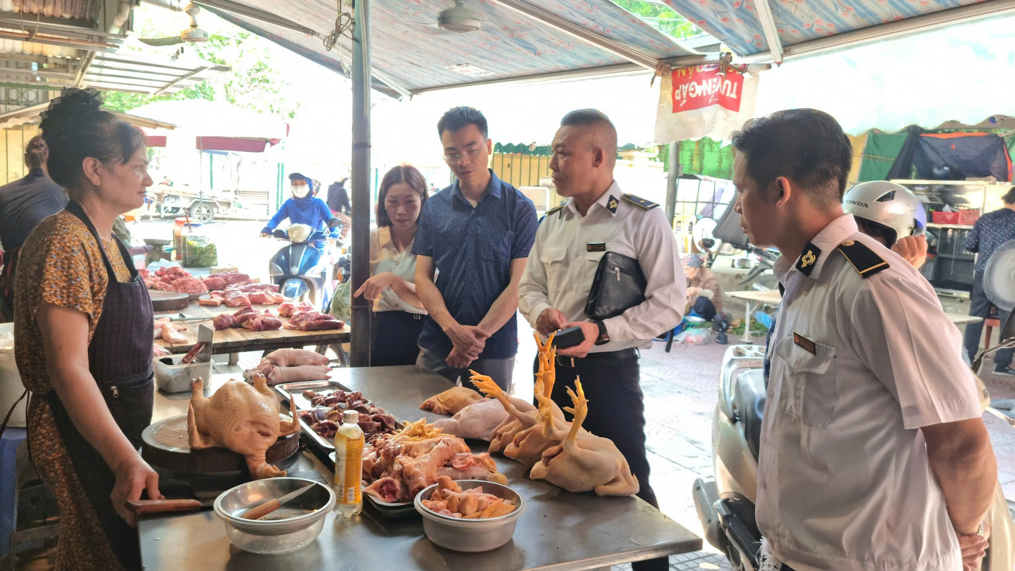 Hà Nội: Tăng cường quản lý hoạt động giết mổ, vận chuyển, kinh doanh động vật, sản phẩm động vật