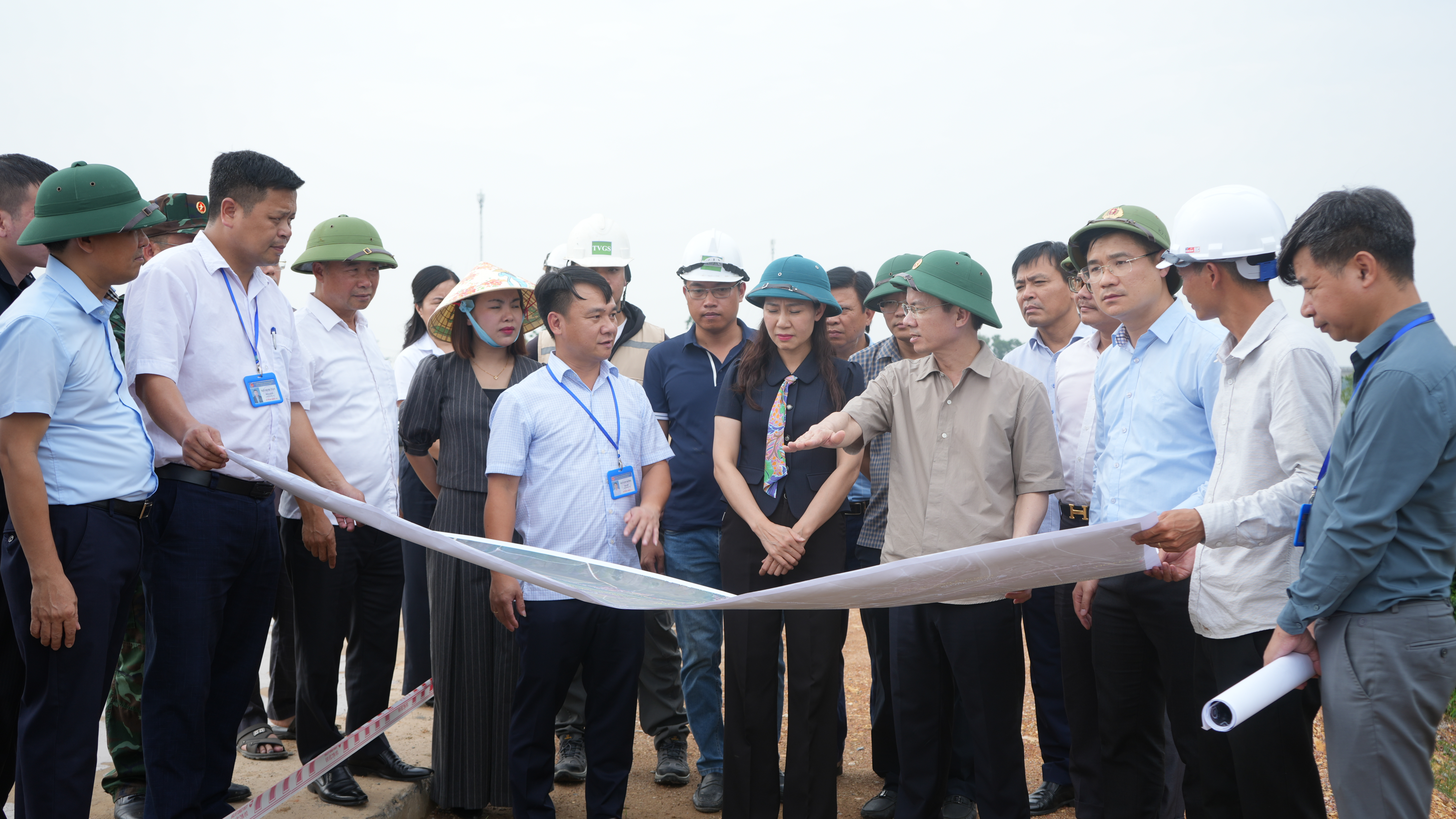 Lãnh đạo Thành phố kiểm tra các công trình xung yếu đê điều, chủ động PCTT năm 2026